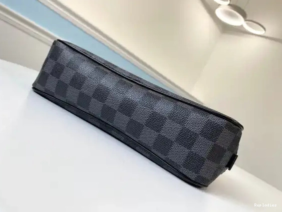 Repzbay LOUIS TOILETRY POUCH VUITTON GM 0528